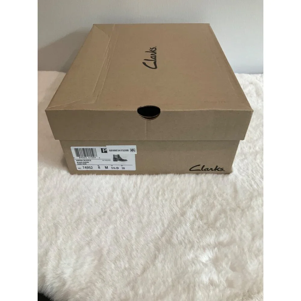 Clarks NEW Aspra Buckle Ankle Bootie (Women) size 8 - Picture 7 of 8